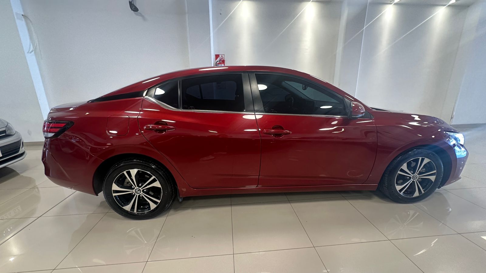 Nissan Sentra miniatura 3